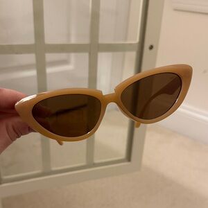 Chic Tan Cat-Eye Sunglasses